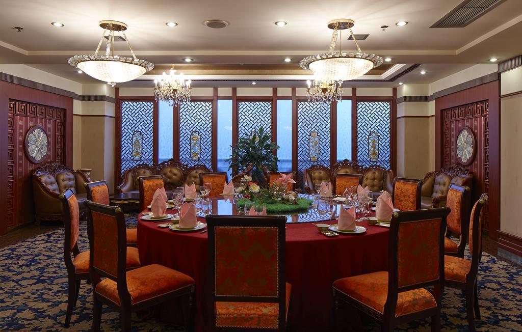Yinhe Dynasty Hotel Chengdu Buitenkant foto