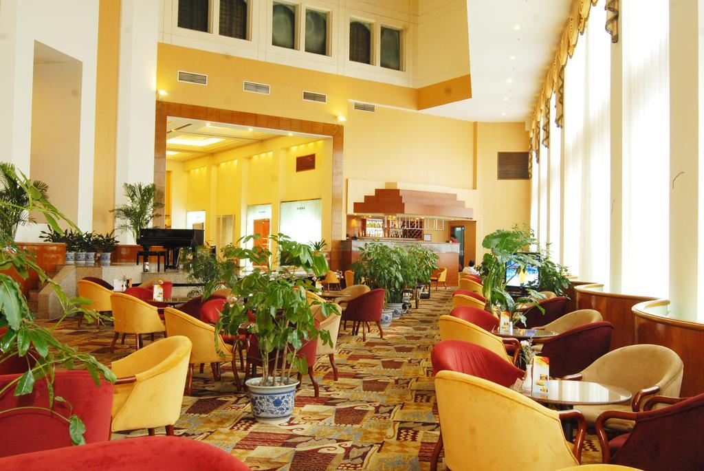 Yinhe Dynasty Hotel Chengdu Buitenkant foto