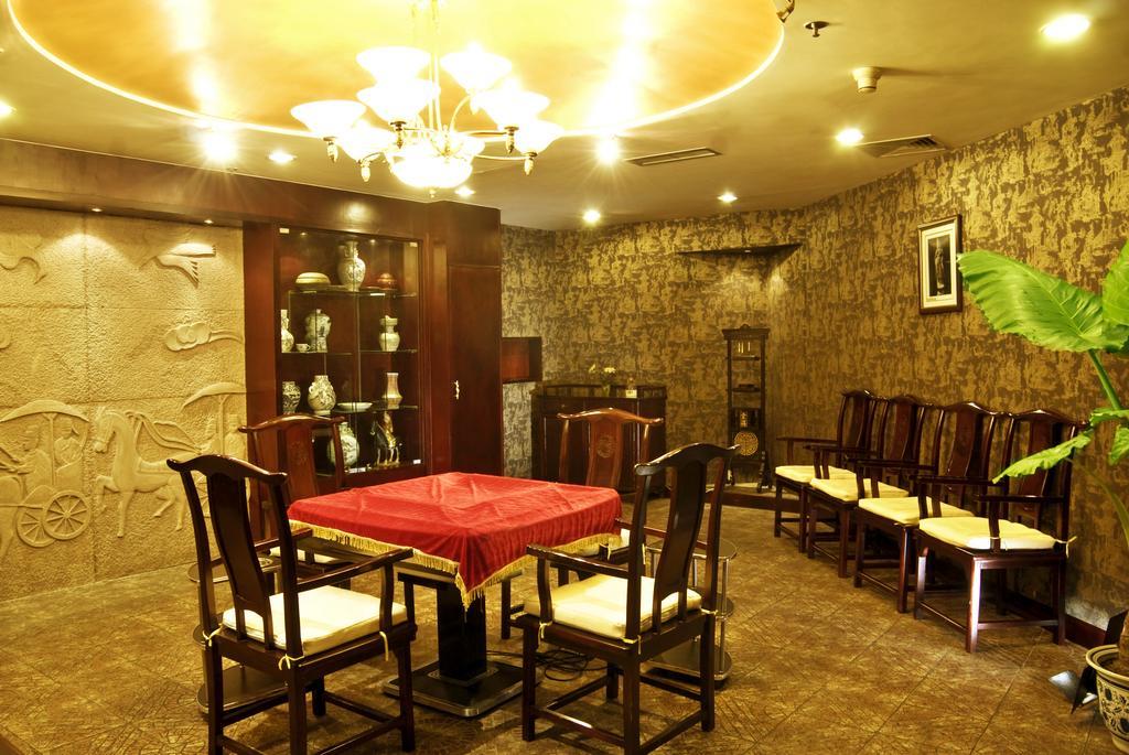 Yinhe Dynasty Hotel Chengdu Buitenkant foto