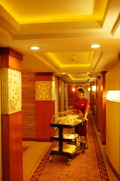 Yinhe Dynasty Hotel Chengdu Buitenkant foto